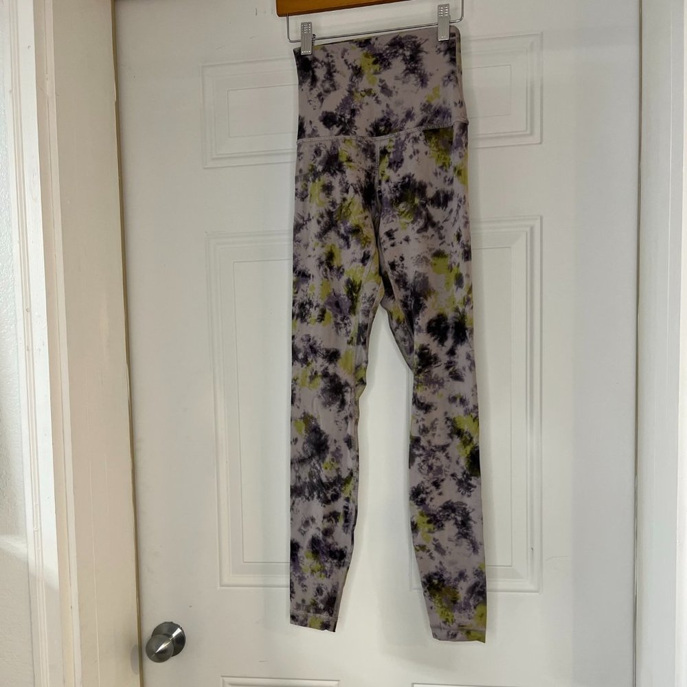 Lululemon Super High Waisted Align Leggings Size 2 in Radial Tie Dye